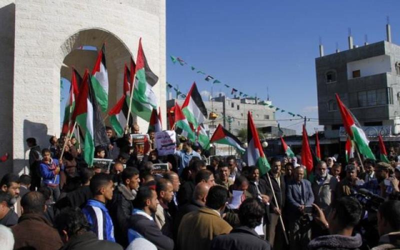 صور: وقفة القوى الوطنية برفح رفضا لأداء الحكومة