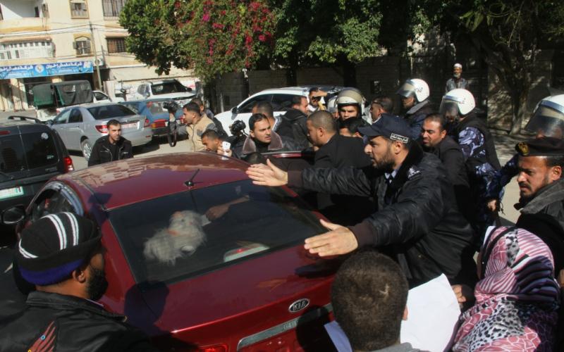 صور: احتجاج المعلمين أمام مجلس الوزراء بغزة