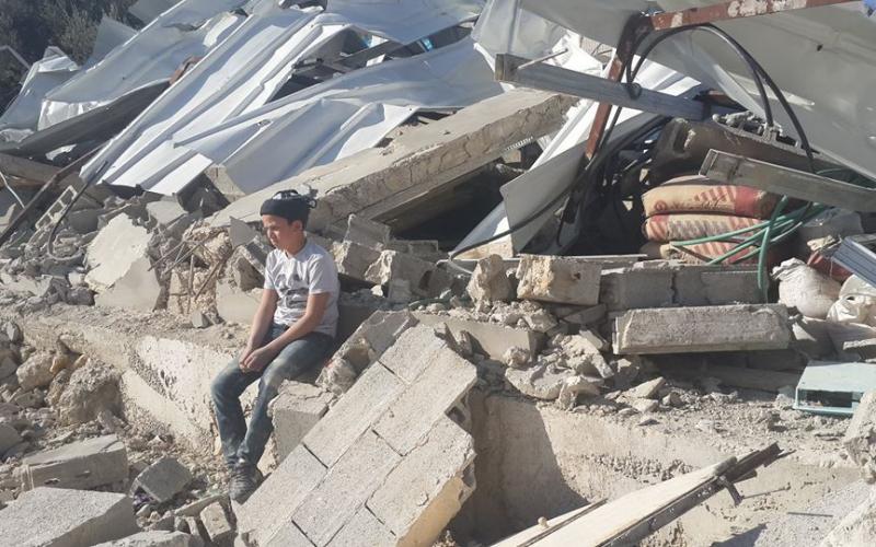 صور: الاحتلال يهدم منازل ومطعم بالقدس