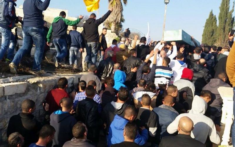صور: تشييع الشهيد حشيمة من المسجد الأقصى