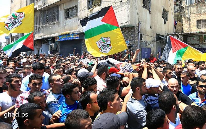 بالصور: المئات يشيعون الشهيد أبو لطيفة بقلنديا