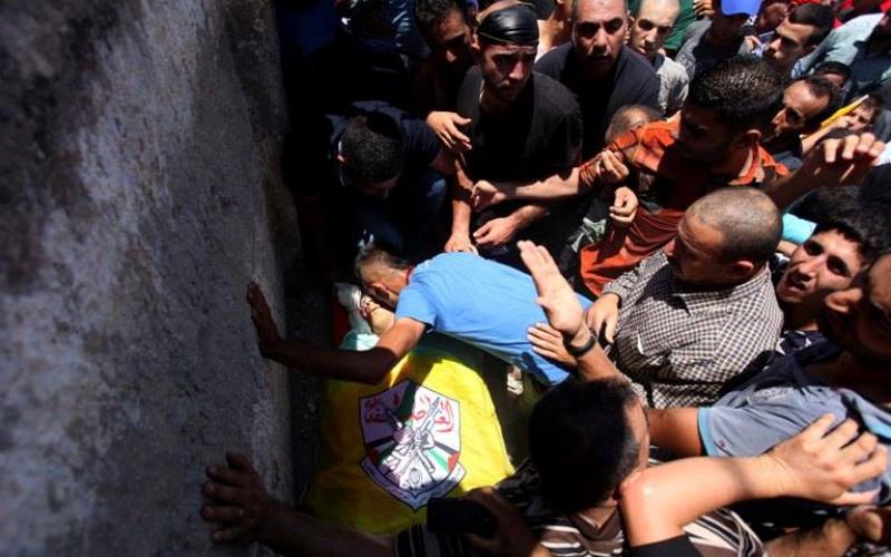 بالصور: جماهير غفيرة تشيع جثمان الشهيد "علاونة" بجنين
