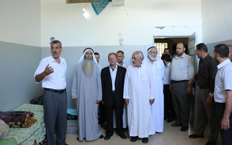 بالصور: خانيونس: حماس تزور المرضى ونزلاء السجون