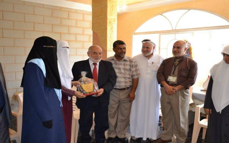 بالصور: بحر يهنئ المتفوقين بالثانوية العامة