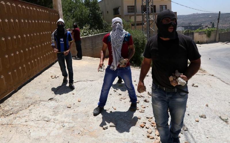 بالصور: الاحتلال يصيب العشرات من الفلسطينيين