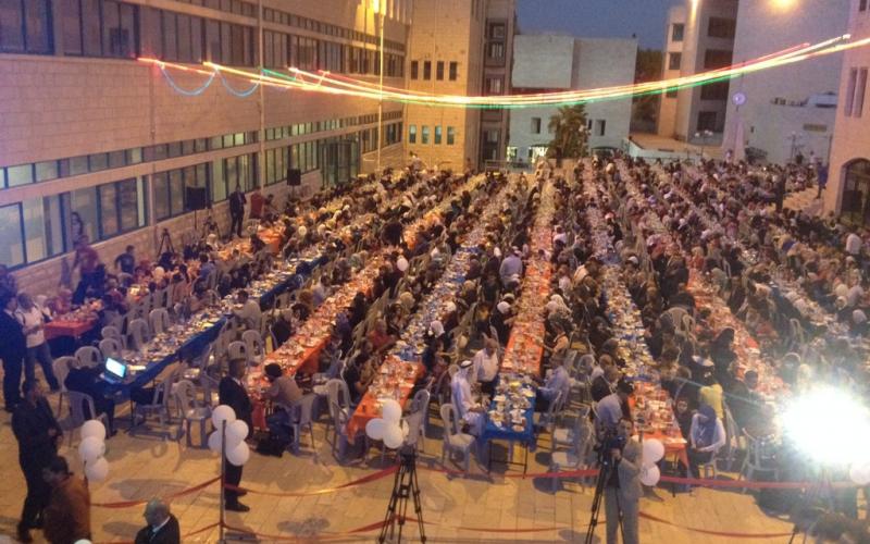 2000 يتيم ضيوف مائدة الأعمال الإماراتية بنابلس