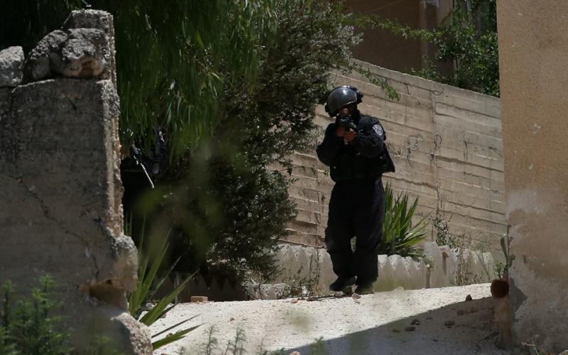 بالصور: الاحتلال يصيب العشرات من الفلسطينيين