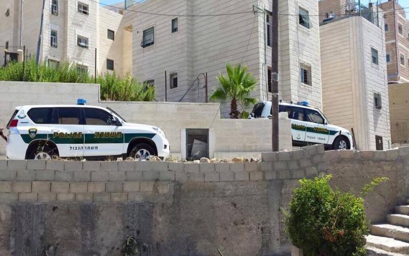 بالصور: اقتحام منزلي الشهيدين "أبو جمل وحجازي" بالقدس