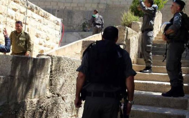 بالصور: اقتحام منزلي الشهيدين "أبو جمل وحجازي" بالقدس