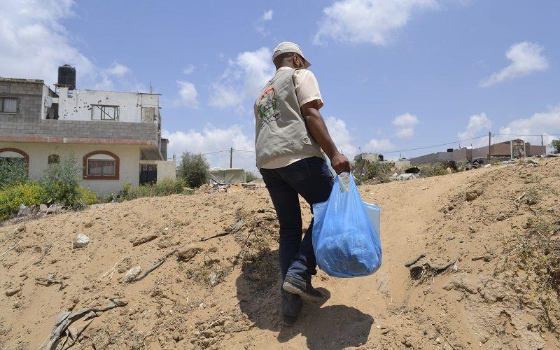بالصور: الملتقى التربوي يوزع سلال خضراوات في النصيرات