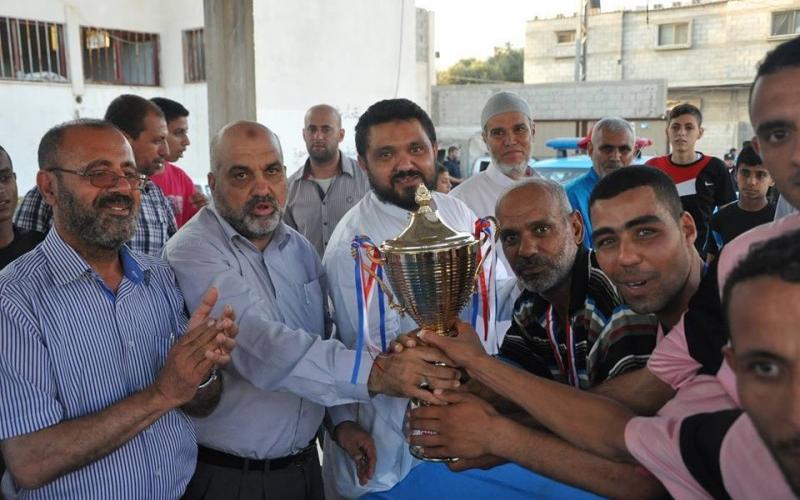 بالصور: اختتام بطولة العودة الكروية بدير البلح