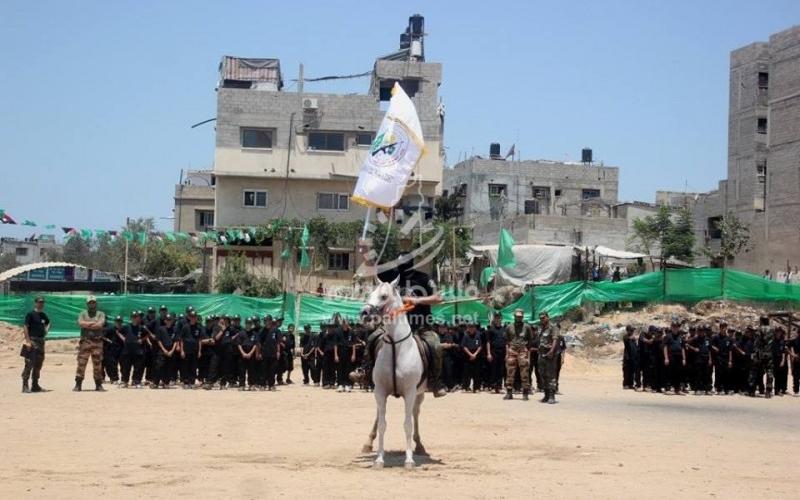 بالصور: مسنون يشاركون في "طلائع التحرير"