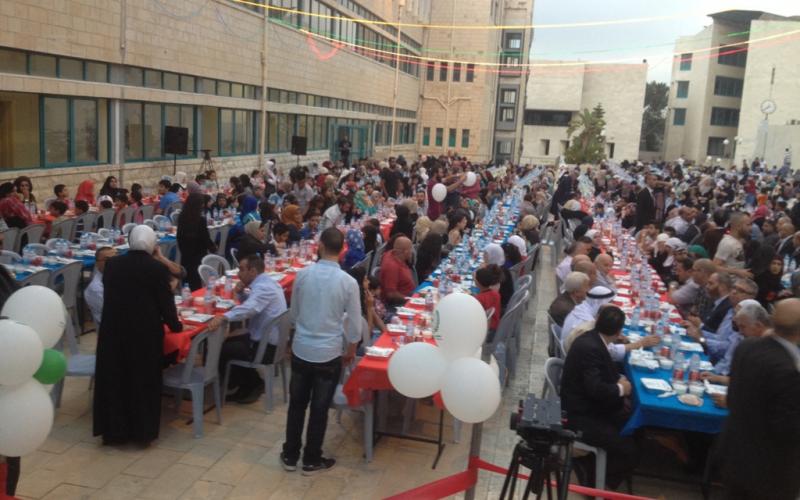 2000 يتيم ضيوف مائدة الأعمال الإماراتية بنابلس
