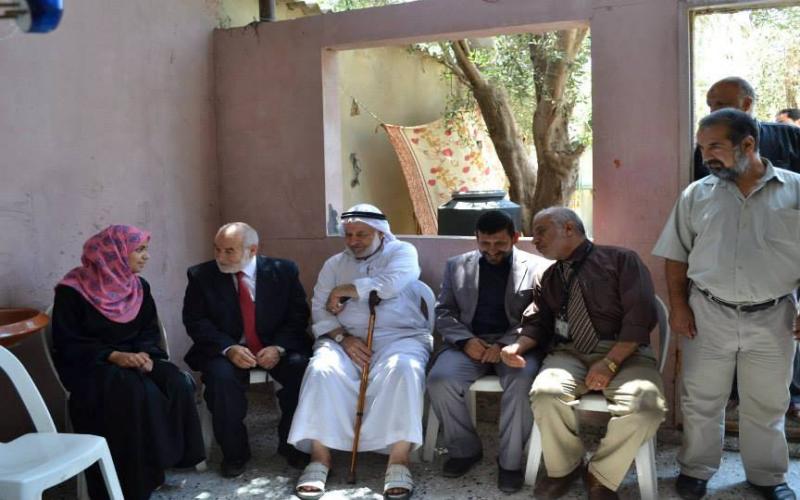 بالصور: بحر يهنئ المتفوقين بالثانوية العامة