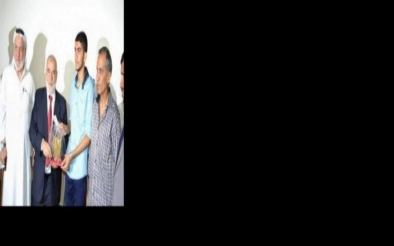 بالصور: بحر يهنئ المتفوقين بالثانوية العامة