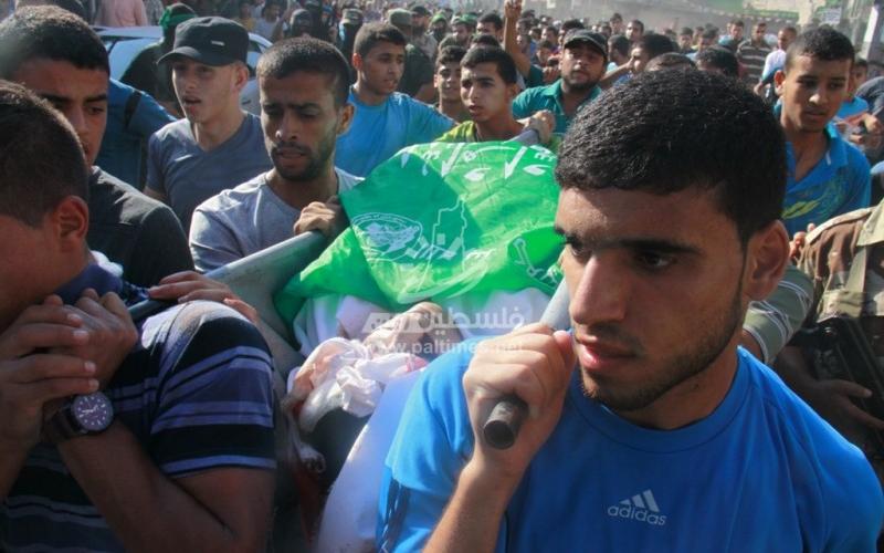 بالصور: جماهير رفح تشيّع شهداء عائلة أبو نقيرة