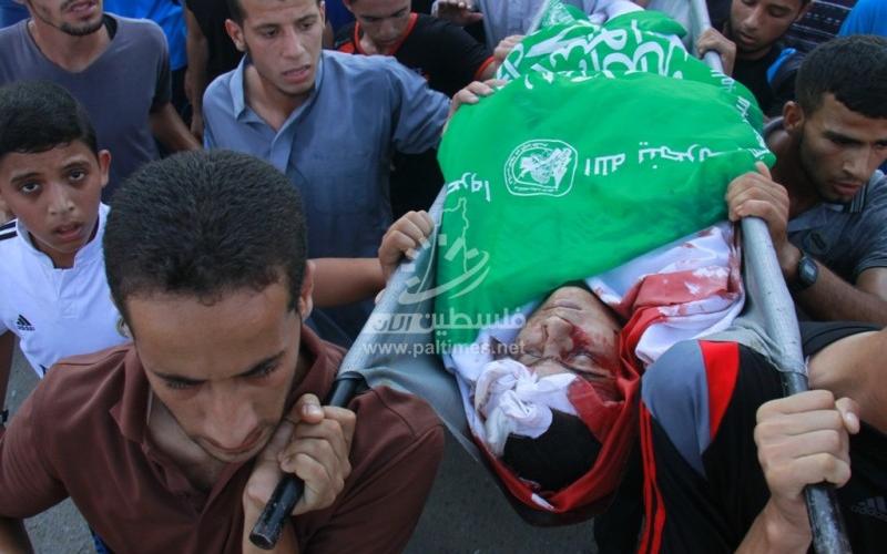 بالصور: جماهير رفح تشيّع شهداء عائلة أبو نقيرة
