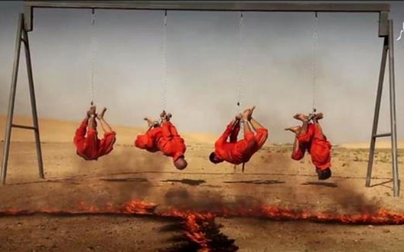 بالصور: "داعش" تشوي 4 أشخاص على أرجوحة