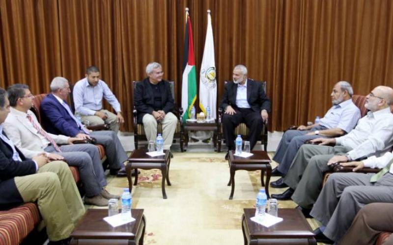 بالصور: هنية يبحث مع السفير التركي الأوضاع بغزة