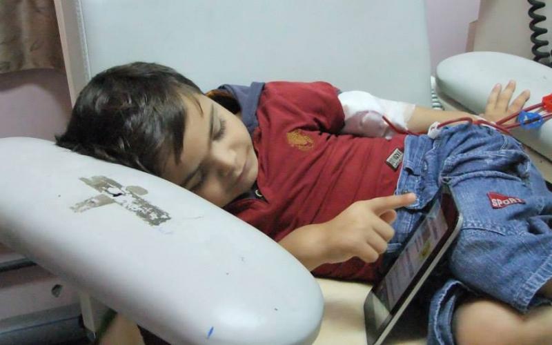 أجهزة تابلت للأطفال المرضى بالرنتيسي 