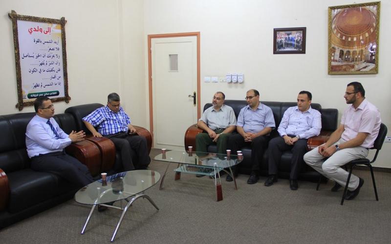 بالصور: تجمع الأطباء" يزرون الجامعة الإسلامية بغزة