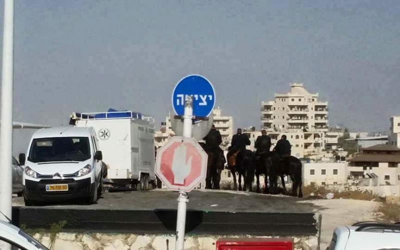 بالصور: عشرات الجنود يقتحمون العيساوية بالقدس