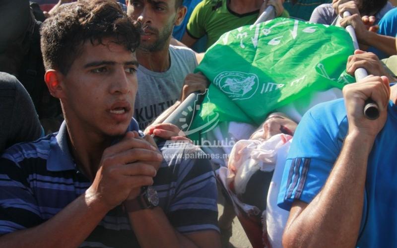 بالصور: جماهير رفح تشيّع شهداء عائلة أبو نقيرة