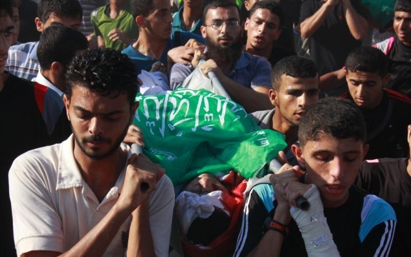بالصور: جماهير رفح تشيّع شهداء عائلة أبو نقيرة