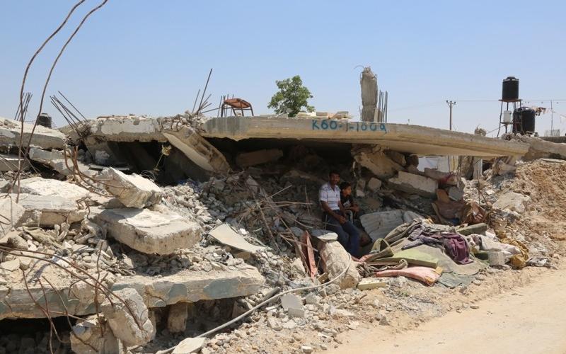 بالصور: سكان "الكرفانات" في خانيونس على صفيح ساخن
