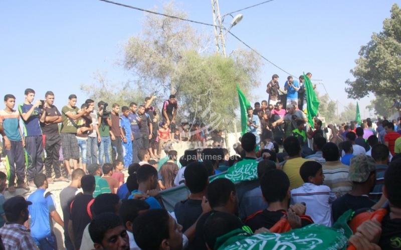 بالصور: جماهير رفح تشيّع شهداء عائلة أبو نقيرة