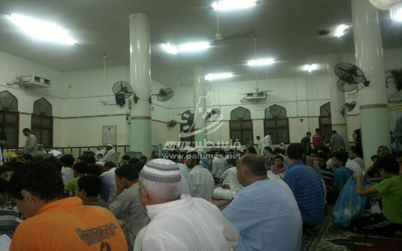 بالصور: عام مضى على قصف "مسجد القسام" بالنصيرات