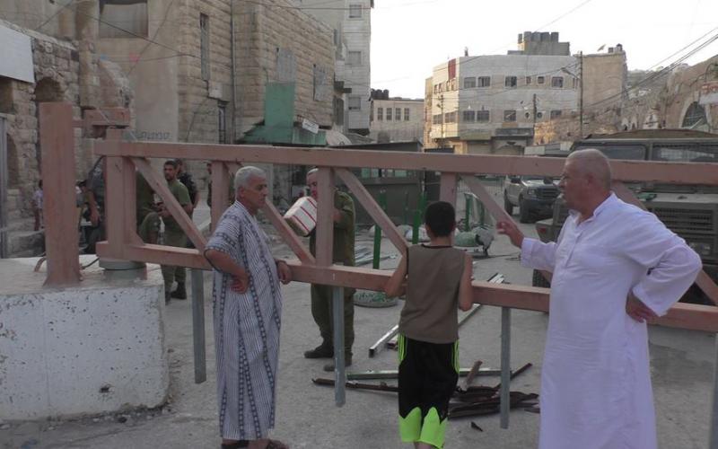 بالصور: الاحتلال يغلق حاجز الكونتينر حتى 6 أغسطس