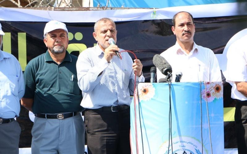 بالصور "تجمع موظفي الأونروا" يدعو المفوض العام لإلغاء قراراته 