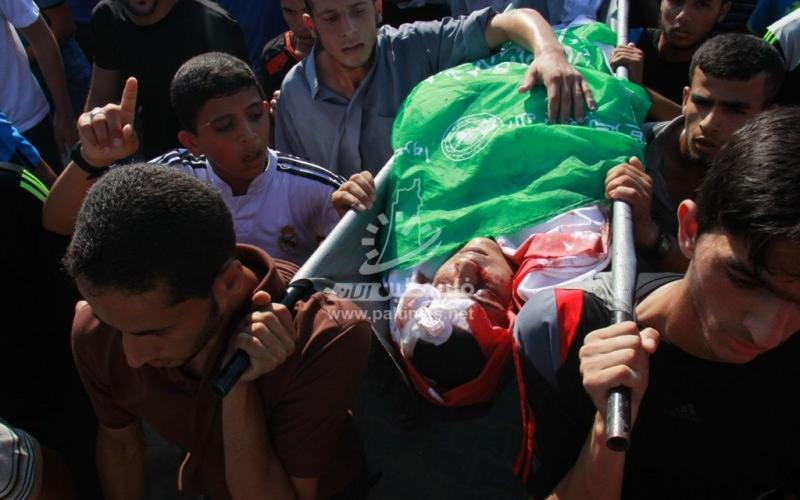 بالصور: جماهير رفح تشيّع شهداء عائلة أبو نقيرة