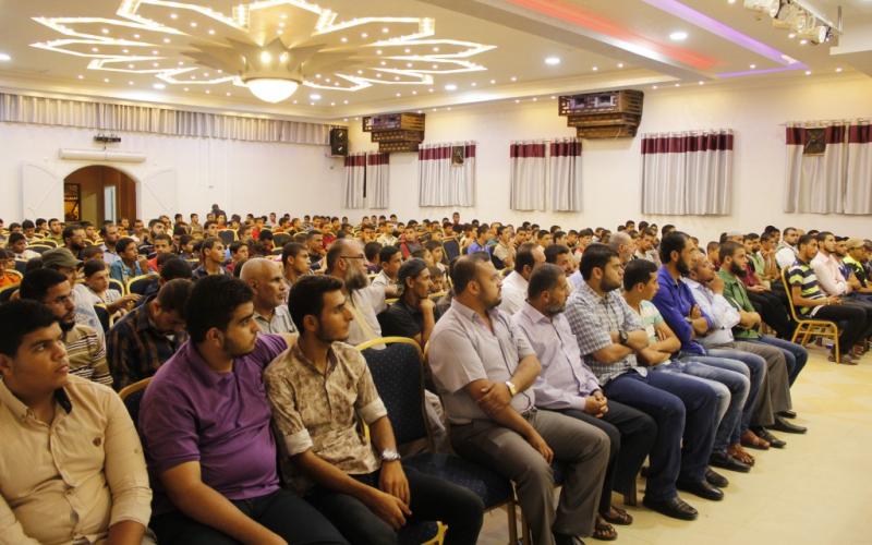 بالصور: حماس تكرم 300 مسعف في دير البلح