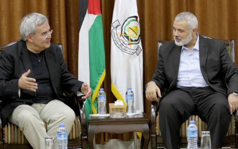 بالصور: هنية يبحث مع السفير التركي الأوضاع بغزة