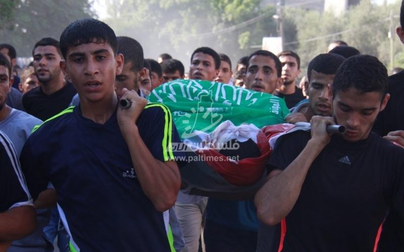 بالصور: جماهير رفح تشيّع شهداء عائلة أبو نقيرة