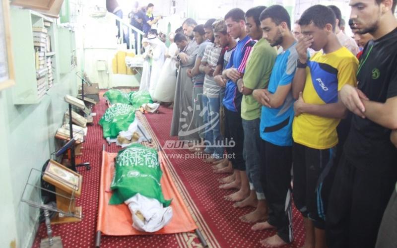 بالصور: جماهير رفح تشيّع شهداء عائلة أبو نقيرة
