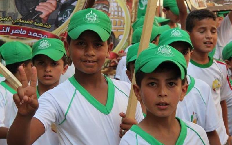 بالصور: مسير عسكري وكشفي لمخيمات جيل النخبة بخزاعة 