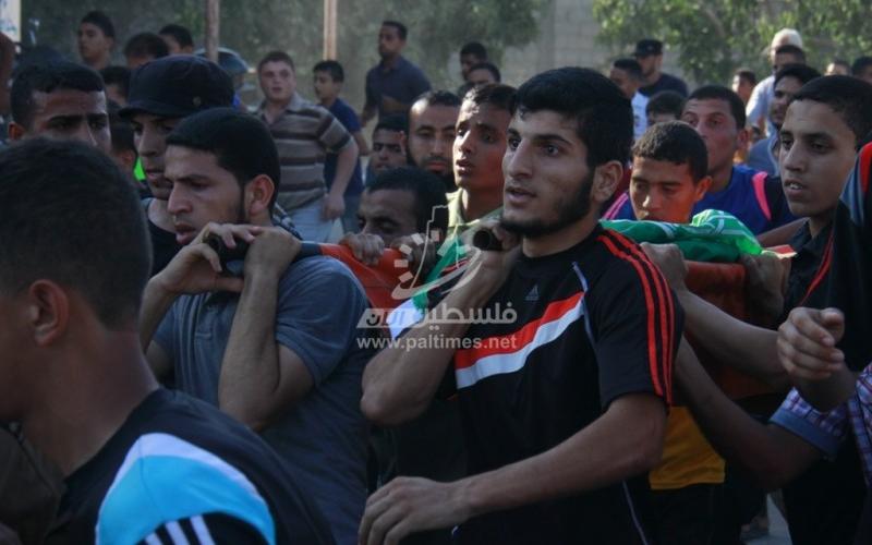 بالصور: جماهير رفح تشيّع شهداء عائلة أبو نقيرة