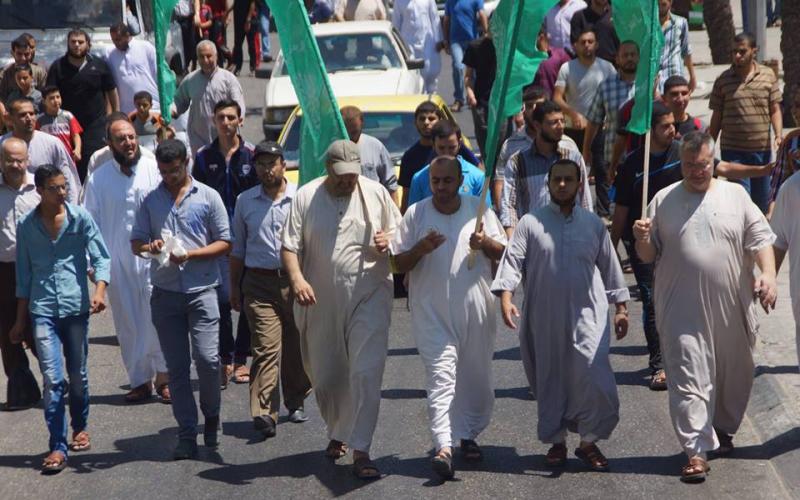 بالصور: مسيرات حاشدة ضمت الآلاف تجوب قطاع غزة