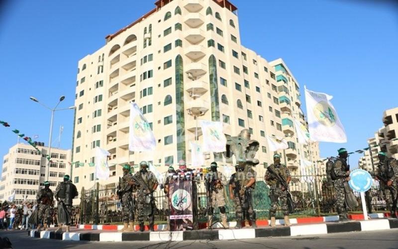 بالصور: القسام تفتتح نصباً تذكارياً بميناء غزة
