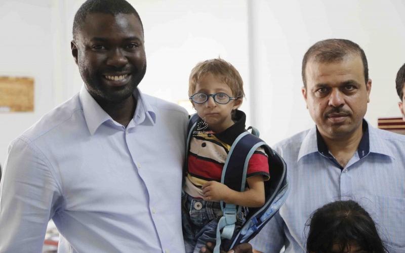 أطفال "القوقعة" يسلمون مذكرة للصليب الأحمر تضامناً مع الأسرى