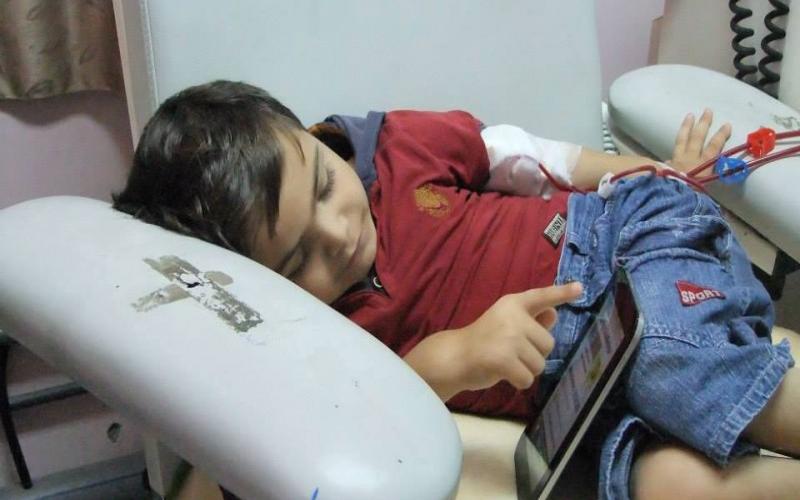 أجهزة تابلت للأطفال المرضى بالرنتيسي 