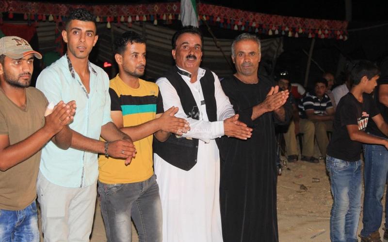 بالصور: "الدحية" و"الدبكة" موروث يلازم الفلسطينيين في أفراحهم