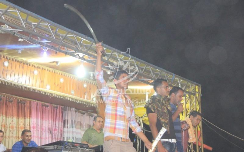بالصور: "الدحية" و"الدبكة" موروث يلازم الفلسطينيين في أفراحهم