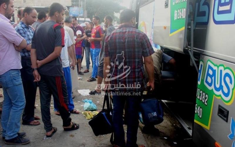 بالصور: الدفعة الأولى من حجاج غزة يغادرون عبر معبر رفح
