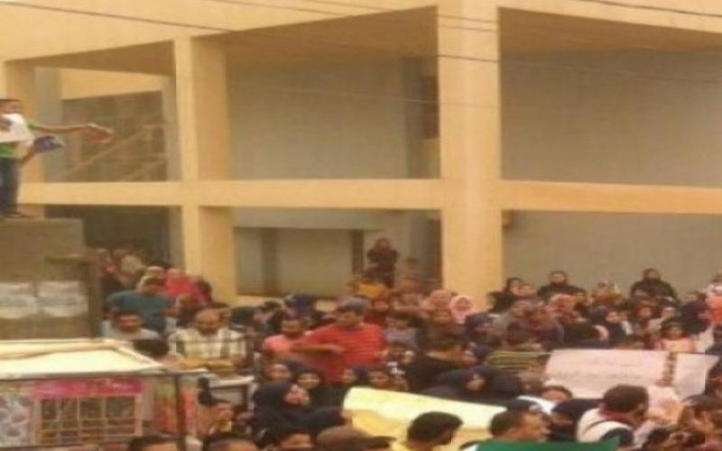 بالصور: اعتصام في "نهر البارد" رفضا للتشكيلات الصفية