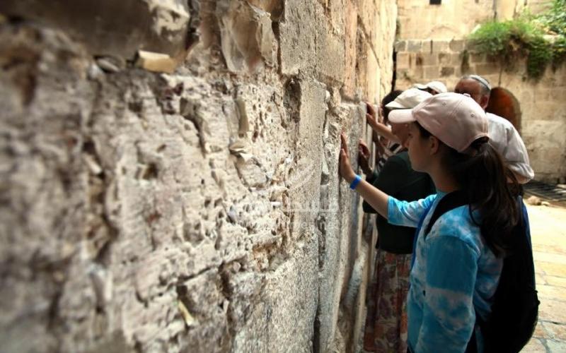 بالصور: مخطط لسرقة حوش "شهابي" قرب الأقصى