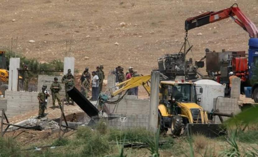 إصابة مواطنة خلال اقتحام قوات الاحتلال مسافر يطا